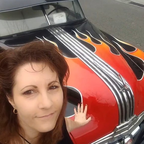 Meet your Posher, Lisa Marie - Picture 3 of 5